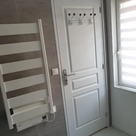 Apartment Maison Complete, Jusqu A 6 Personnes Le Cateau-Cambresis
